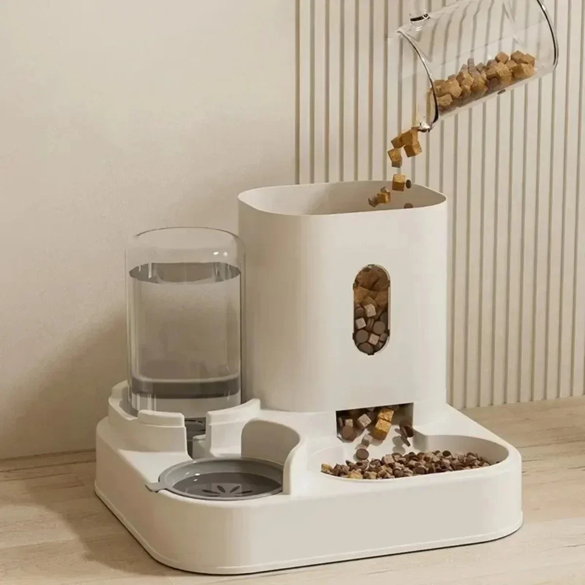 MANGEOIRE AUTOMATIQUE ET FONTAINE A EAU POUR CHAT