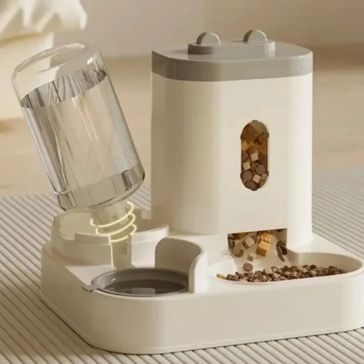 MANGEOIRE AUTOMATIQUE ET FONTAINE A EAU POUR CHAT