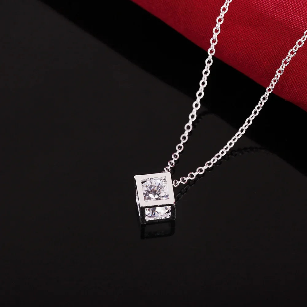 PENDENTIF CUBE