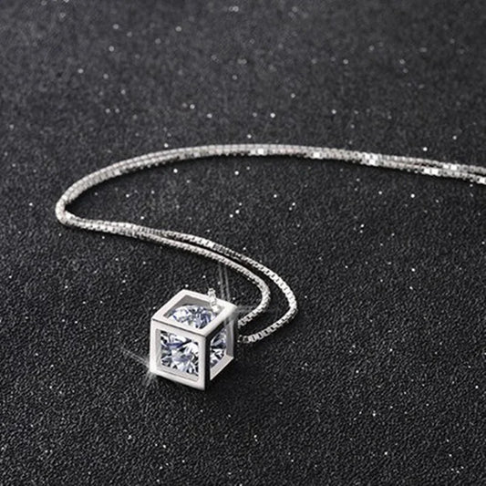 PENDENTIF CUBE